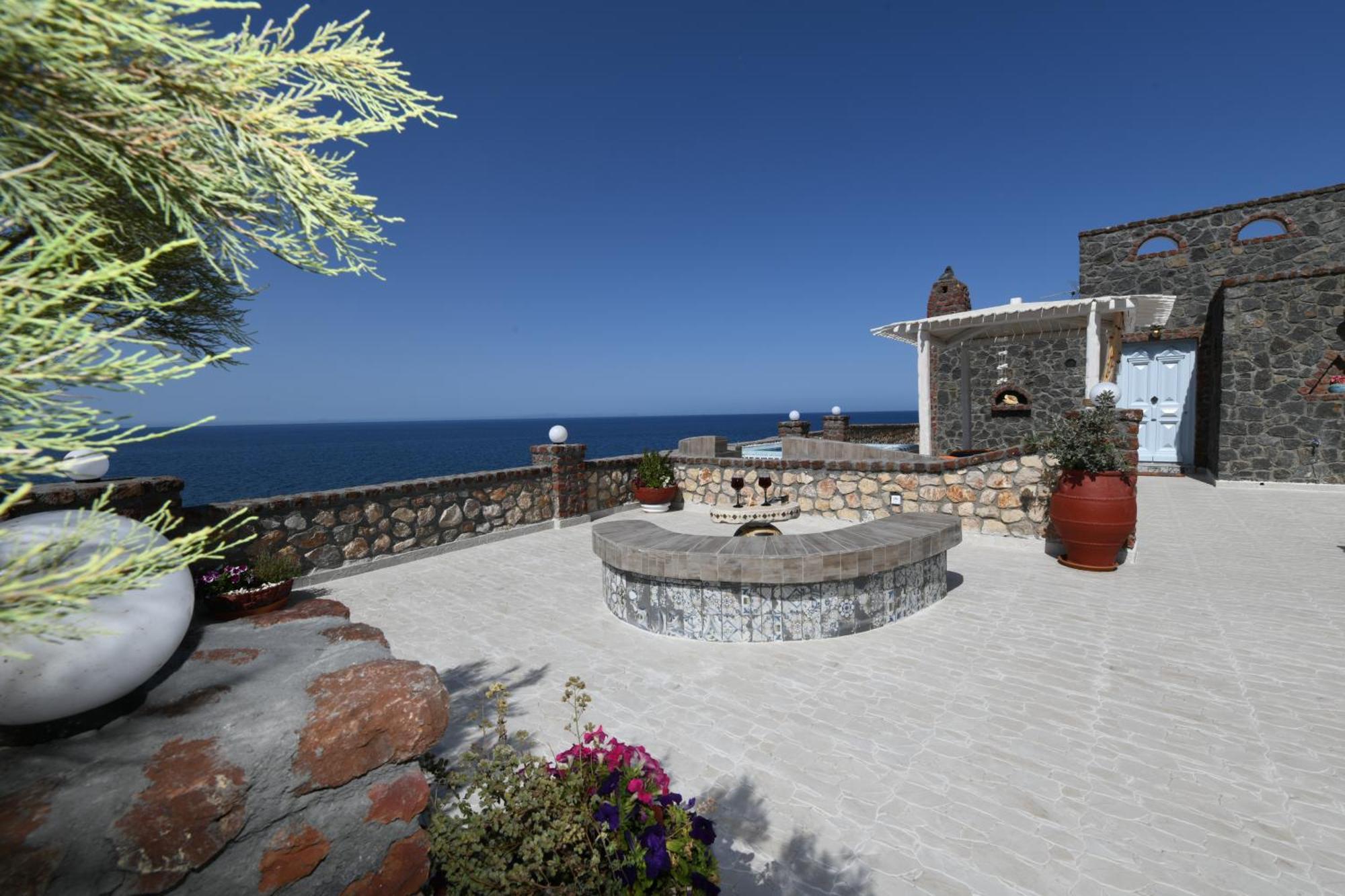 Starlight Luxury Seaside Villa & Suites Imerovigli  Bagian luar foto