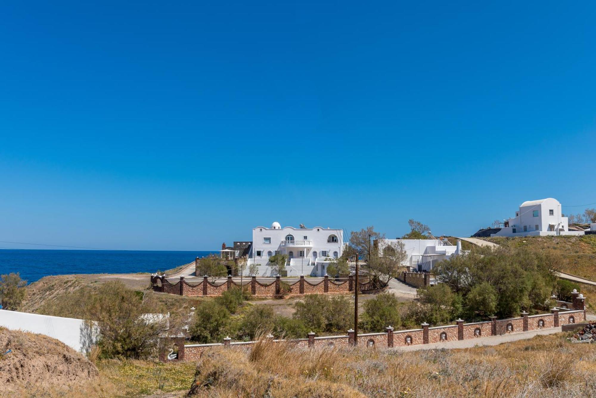 Starlight Luxury Seaside Villa & Suites Imerovigli  Bagian luar foto