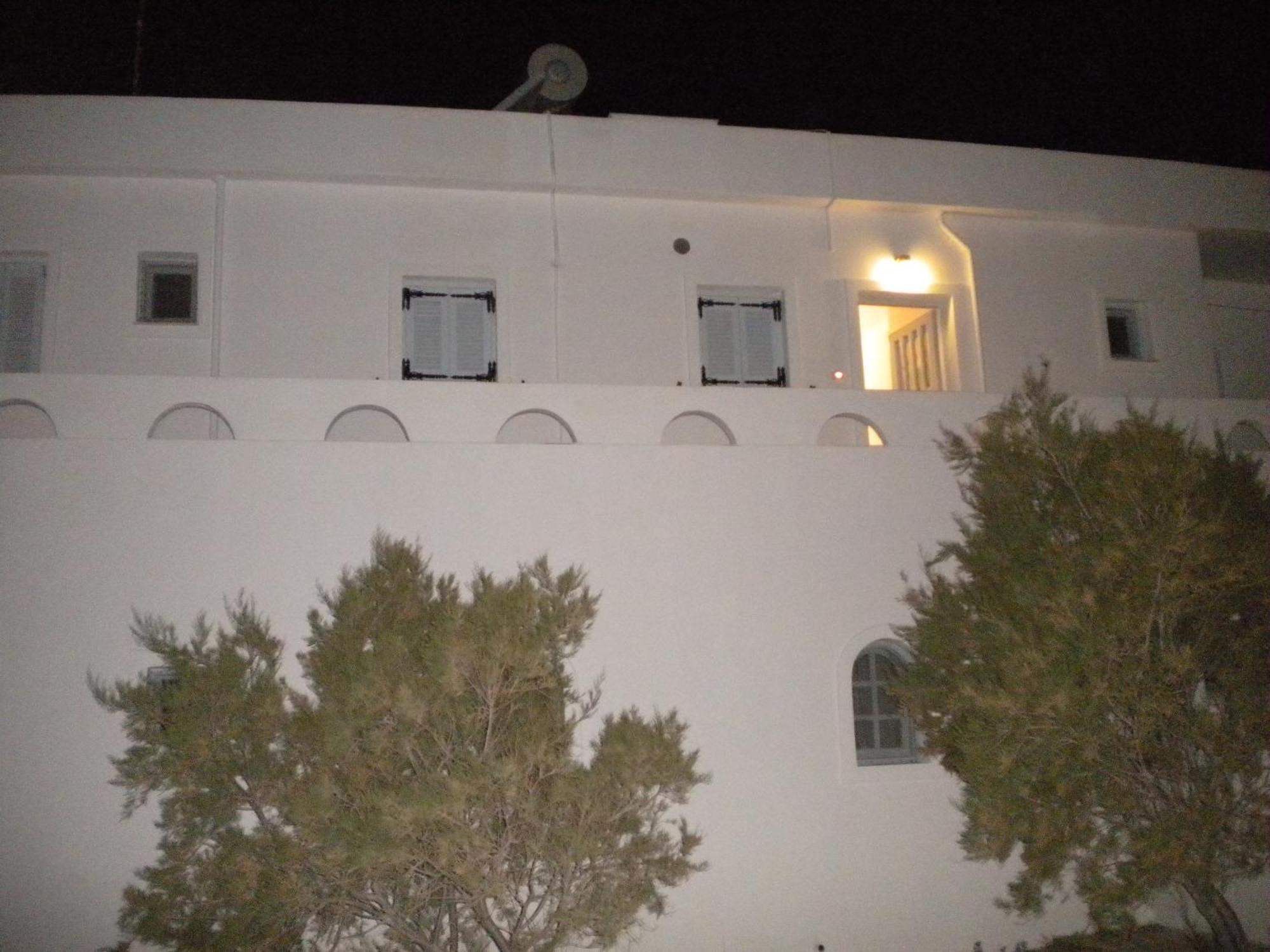 Starlight Luxury Seaside Villa & Suites Imerovigli  Bagian luar foto