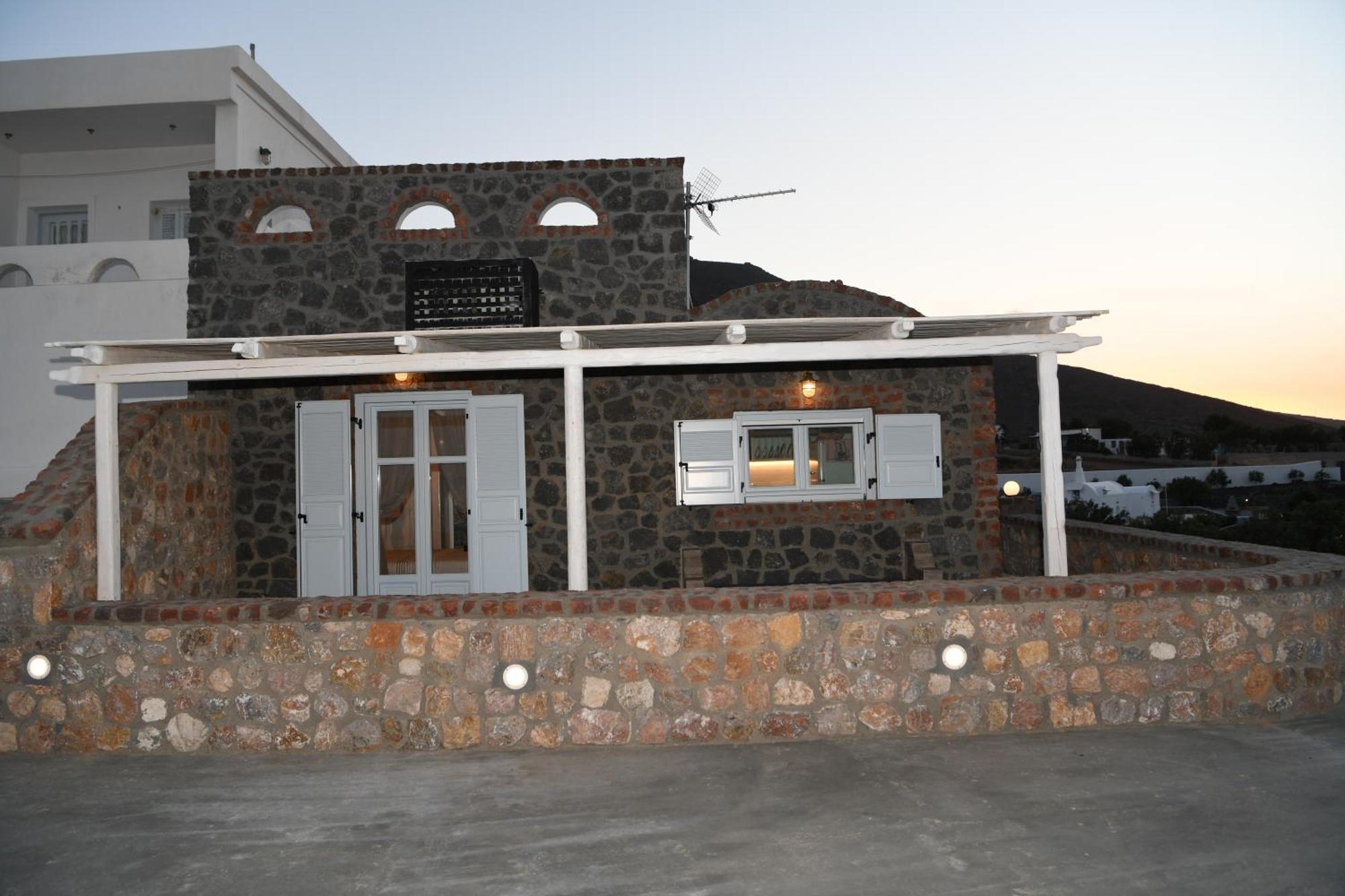 Starlight Luxury Seaside Villa & Suites Imerovigli  Bagian luar foto