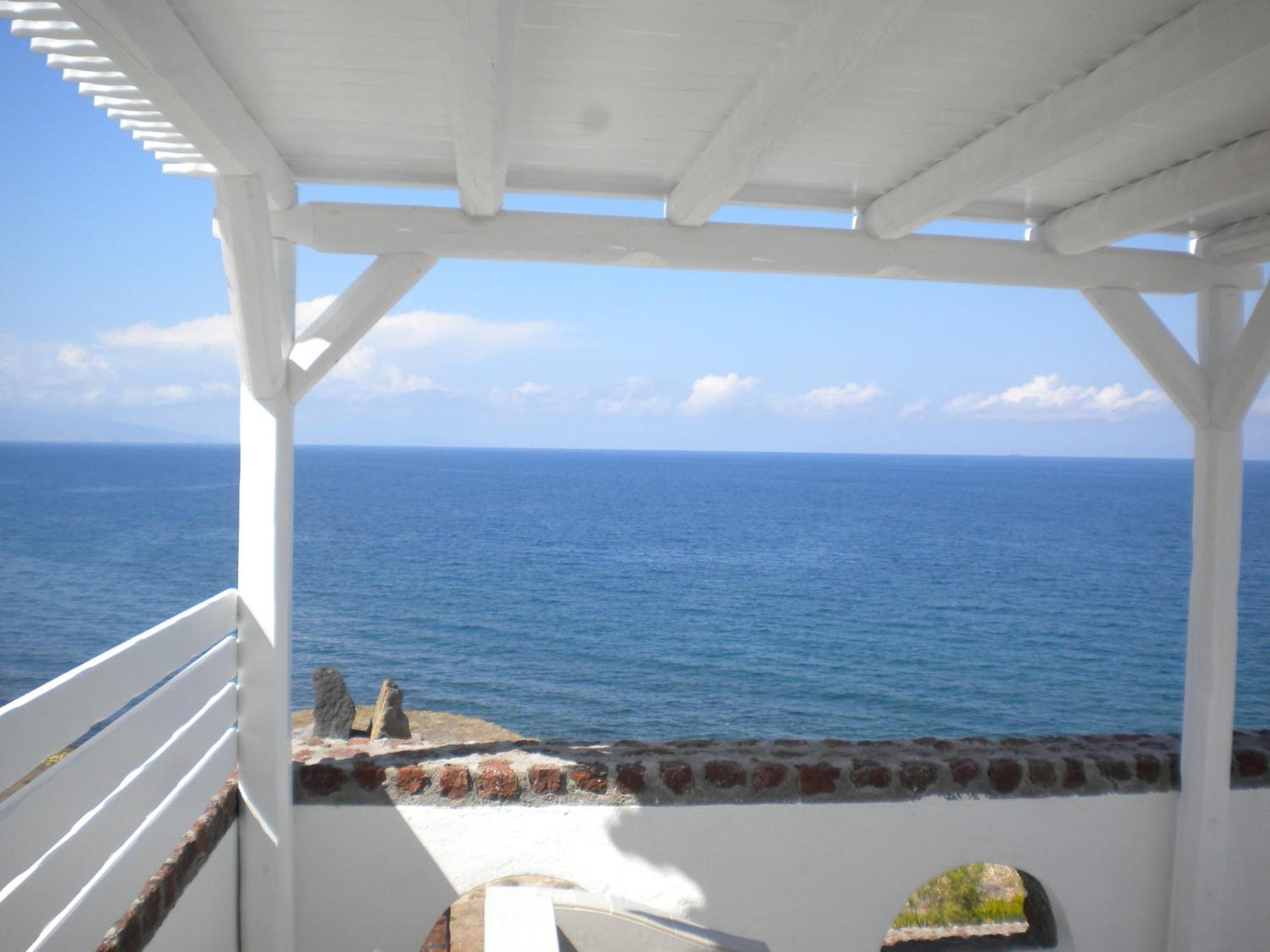 Starlight Luxury Seaside Villa & Suites Imerovigli  Bagian luar foto